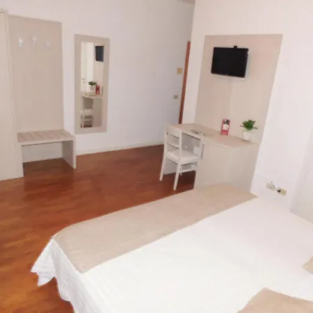 La Pace Hotel