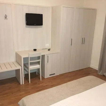 La Pace Hotel