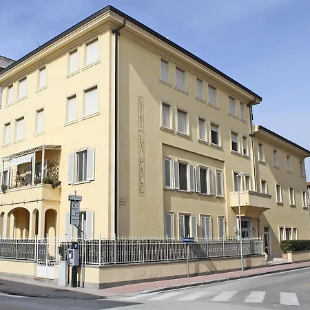 La Pace Hotel