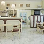 La Pace Hotel