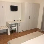 La Pace Hotel