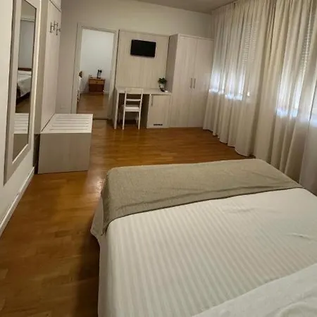 La Pace ホテル 3*