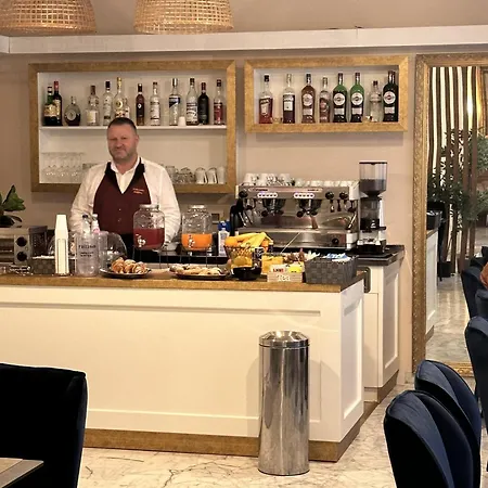 La Pace ホテル 3*