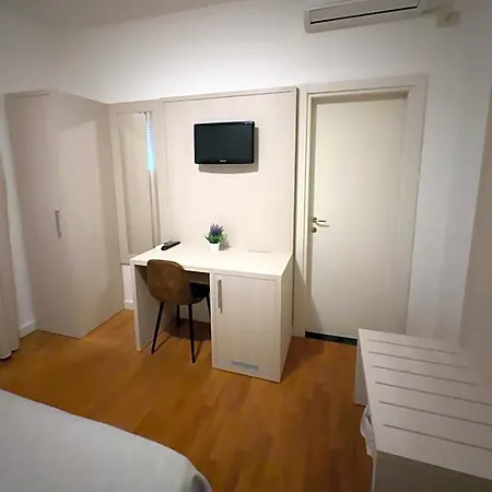 La Pace Hotel