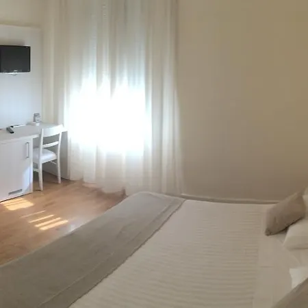 Отель La Pace 3*